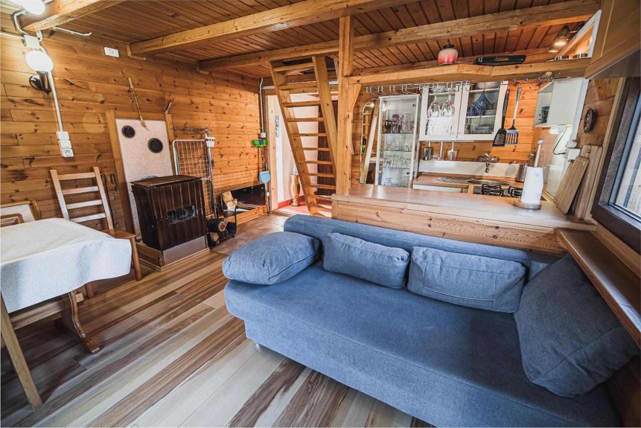 Wooden Cabin Zurej With Hot Tub Bukovje v Babni Gori Zewnętrze zdjęcie