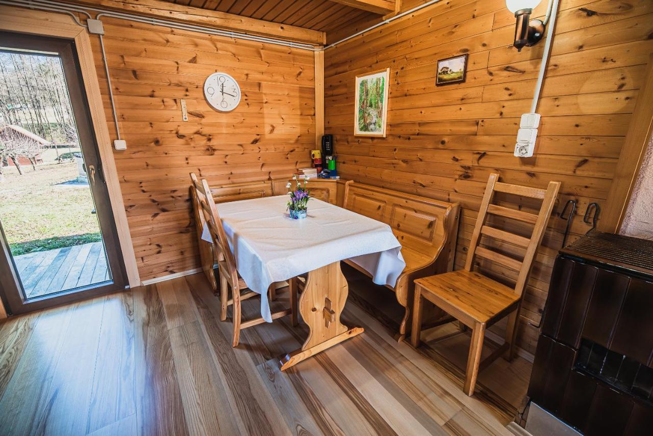 Wooden Cabin Zurej With Hot Tub Bukovje v Babni Gori Zewnętrze zdjęcie