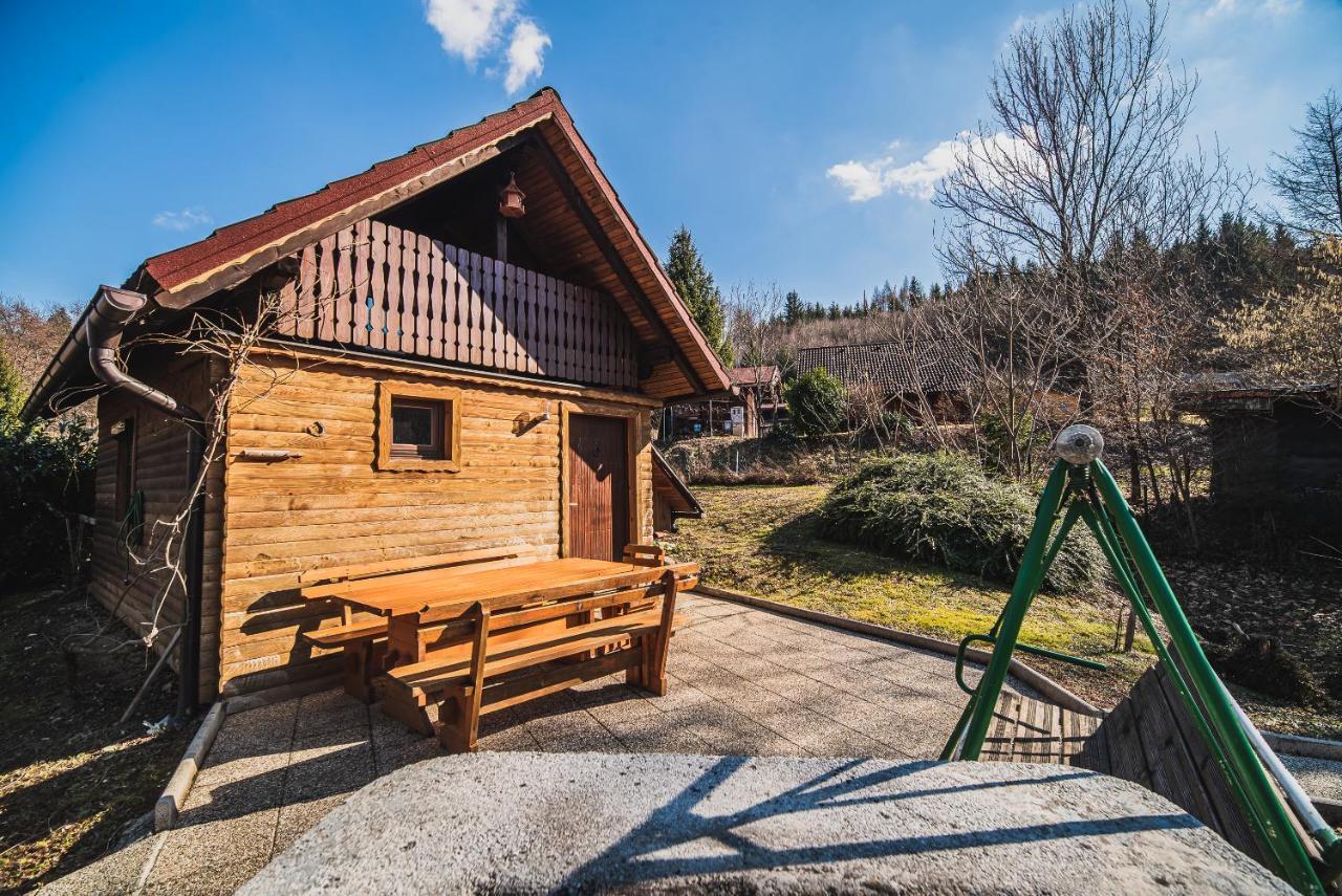 Wooden Cabin Zurej With Hot Tub Bukovje v Babni Gori Zewnętrze zdjęcie